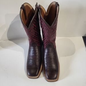 Womens Twisted x size 9.5M leather burgundy boot